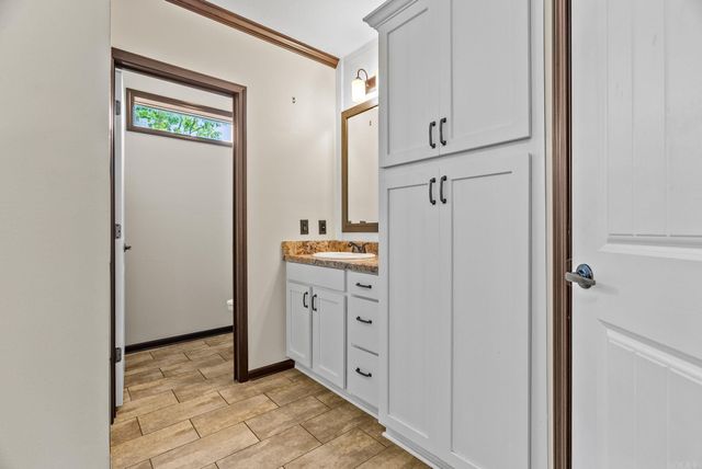 1225 Stony Point Road, Houston, AR 72070