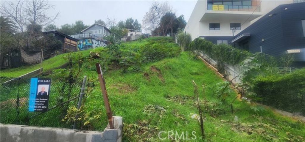 2348 Riverside Dr, Silver Lake, CA 90031