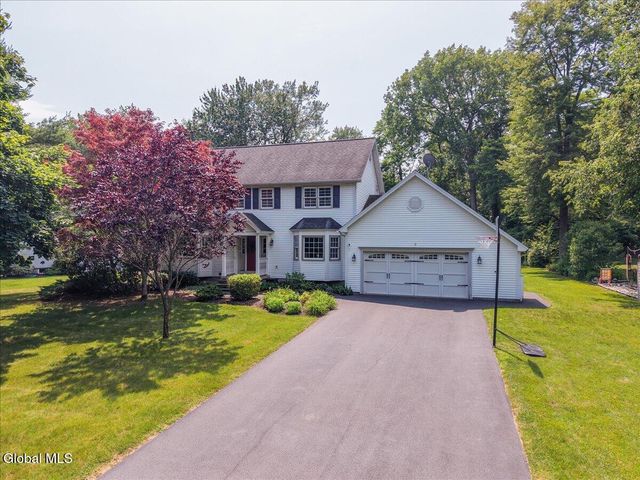 3 Cindy Lane, Halfmoon, NY 12065