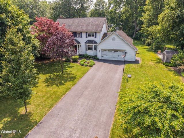 3 Cindy Lane, Halfmoon, NY 12065