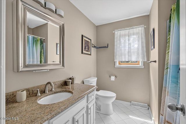 3 Cindy Lane, Halfmoon, NY 12065