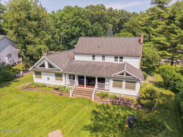 3 Cindy Lane, Halfmoon, NY 12065
