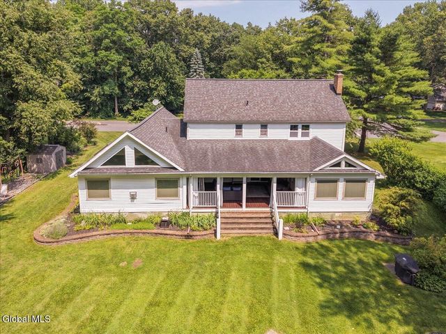 3 Cindy Lane, Halfmoon, NY 12065