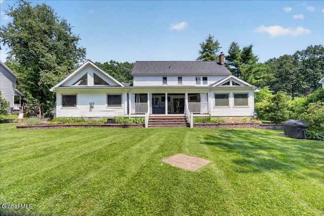 3 Cindy Lane, Halfmoon, NY 12065