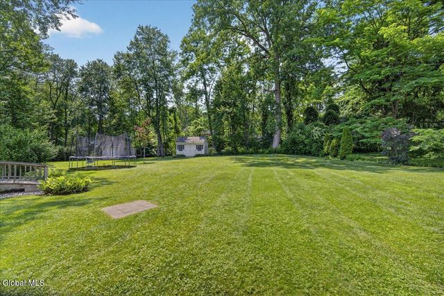 3 Cindy Lane, Halfmoon, NY 12065