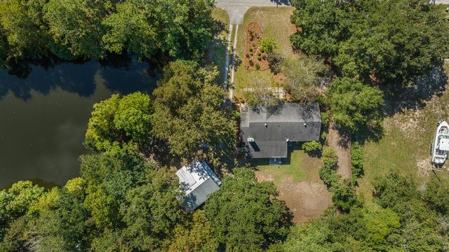 933 Lakeview Drive, Mount Pleasant, SC 29464