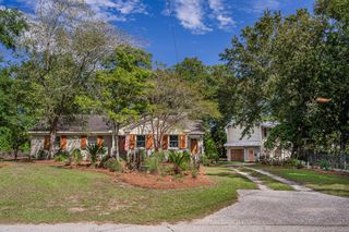 933 Lakeview Drive, Mount Pleasant, SC 29464