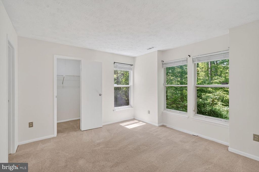 Image 13 of property listing at 11430 LITTLE PATUXENT PKWY #801, Columbia, MD 21044