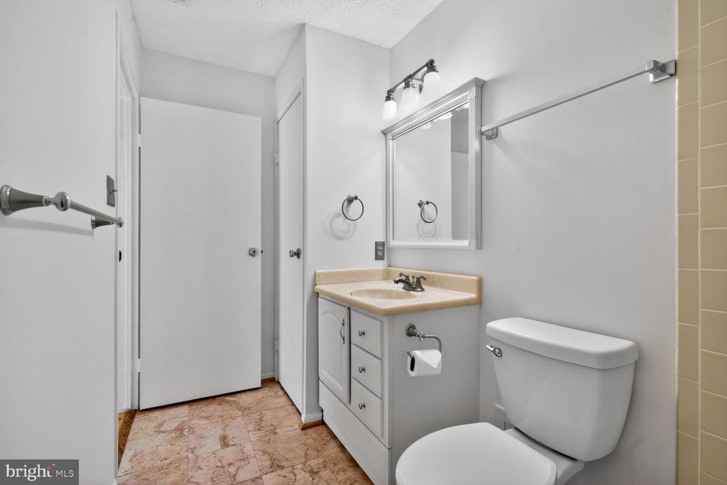 Image 17 of property listing at 11430 LITTLE PATUXENT PKWY #801, Columbia, MD 21044