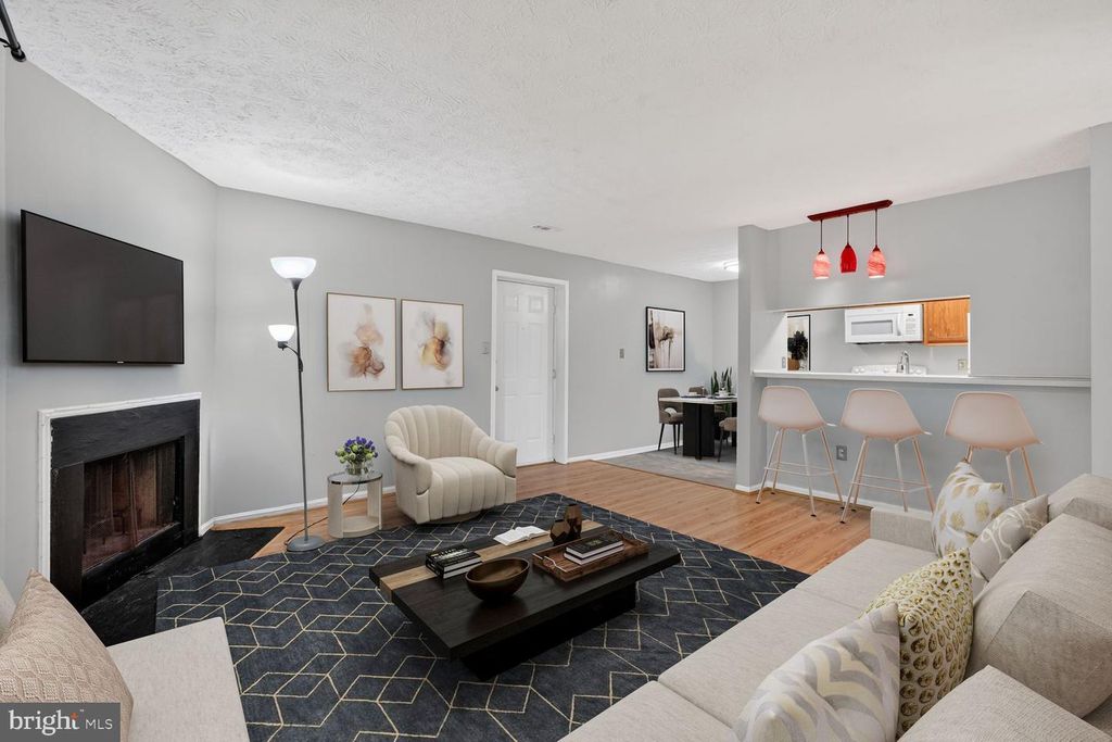 Image 2 of property listing at 11430 LITTLE PATUXENT PKWY #801, Columbia, MD 21044