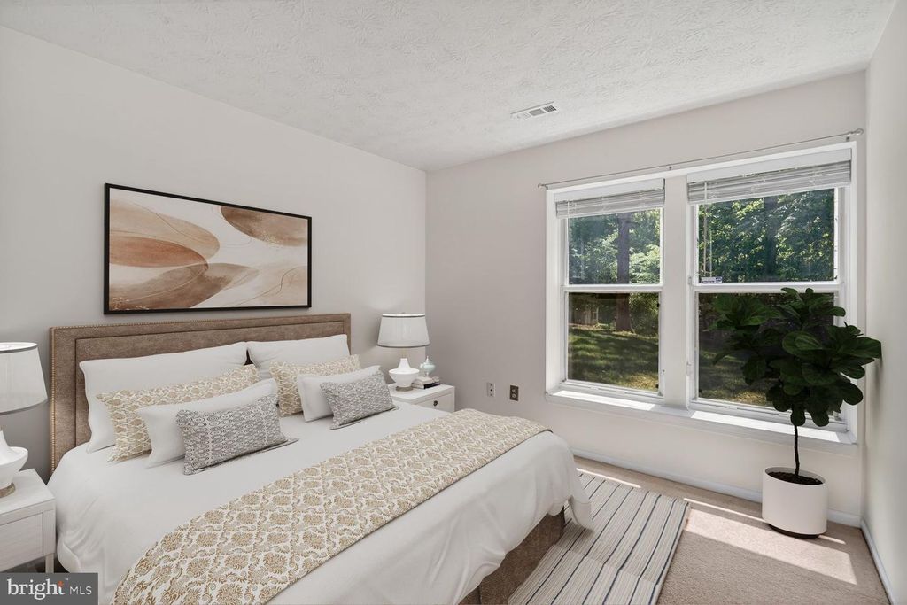 Image 4 of property listing at 11430 LITTLE PATUXENT PKWY #801, Columbia, MD 21044
