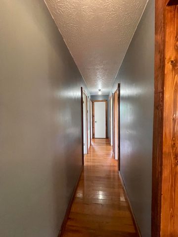 35 Barker Spur Road, Lily, KY 40740