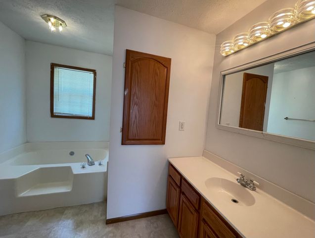 35 Barker Spur Road, Lily, KY 40740