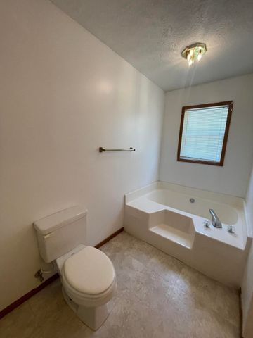 35 Barker Spur Road, Lily, KY 40740