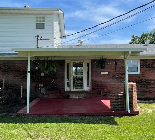 35 Barker Spur Road, Lily, KY 40740