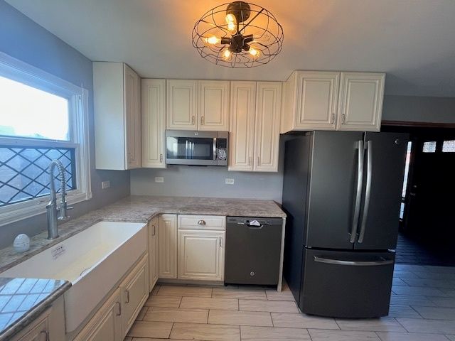 5009 W 101st Street, Oak Lawn, IL 60453