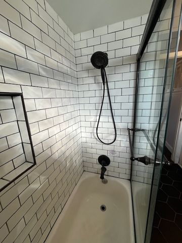 5009 W 101st Street, Oak Lawn, IL 60453