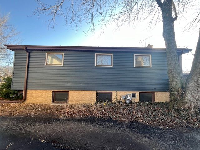 5009 W 101st Street, Oak Lawn, IL 60453