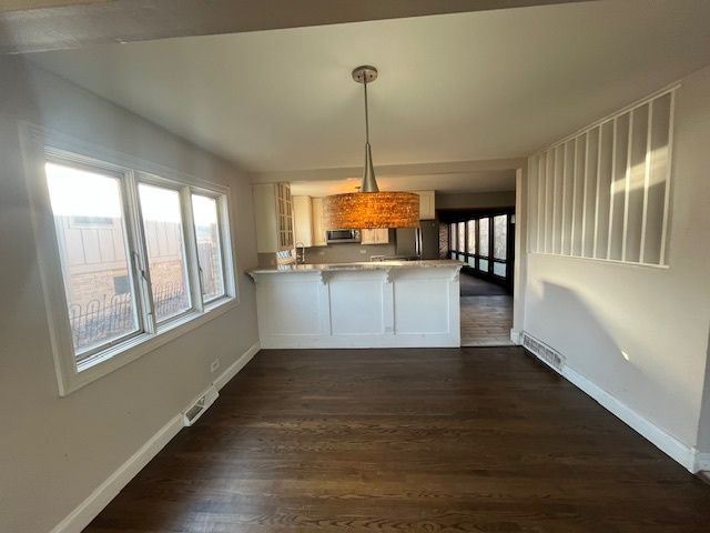 5009 W 101st Street, Oak Lawn, IL 60453