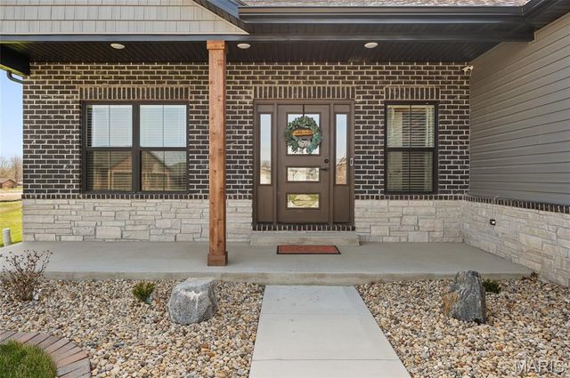 8444 Cryder Lane Court, Troy, IL 62294