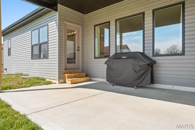 8444 Cryder Lane Court, Troy, IL 62294