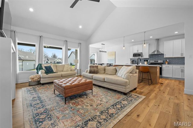 8444 Cryder Lane Court, Troy, IL 62294