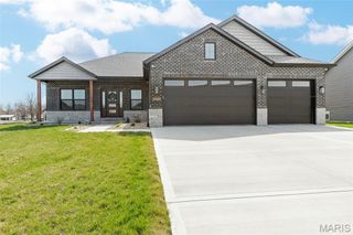 8444 Cryder Lane Court, Troy, IL 62294