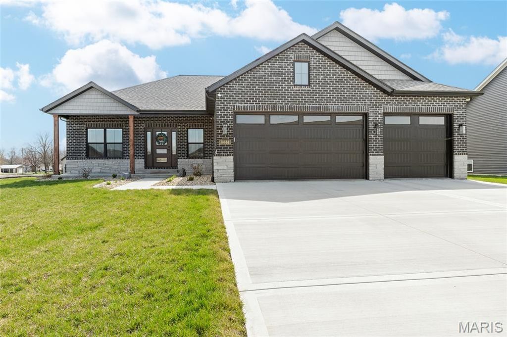 8444 Cryder Lane Court, Troy, IL 62294