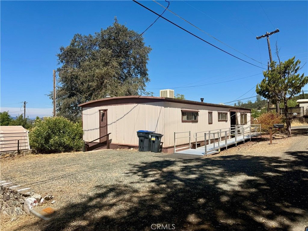 Image 12 of property listing at 4023 Hemlock, Clearlake, CA 95422