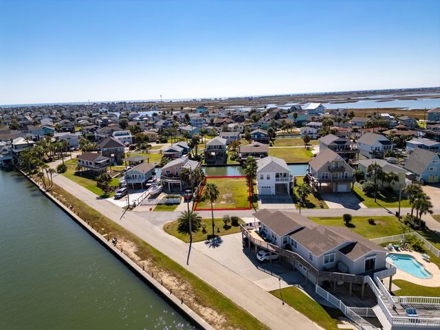 16605 Sandpiper Road, Jamaica Beach, TX 77554