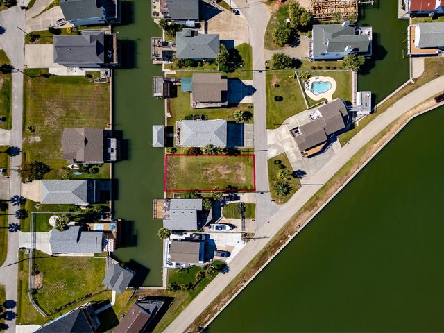 16605 Sandpiper Road, Jamaica Beach, TX 77554