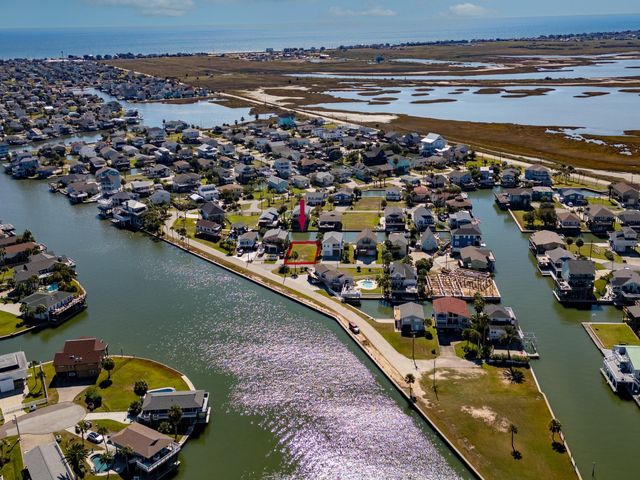 16605 Sandpiper Road, Jamaica Beach, TX 77554