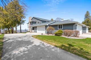5323 SUNSET BLUFF DRIVE #A, Green Bay, WI 54311