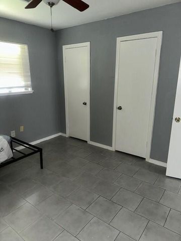 10902 Segrest Drive, Houston, TX 77047