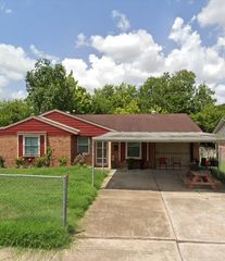10902 Segrest Drive, Houston, TX 77047