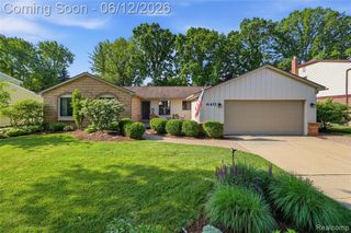 640 Longfellow Drive, Troy, MI 48085