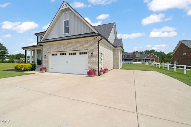748 Old School Road, Four Oaks, NC 27524