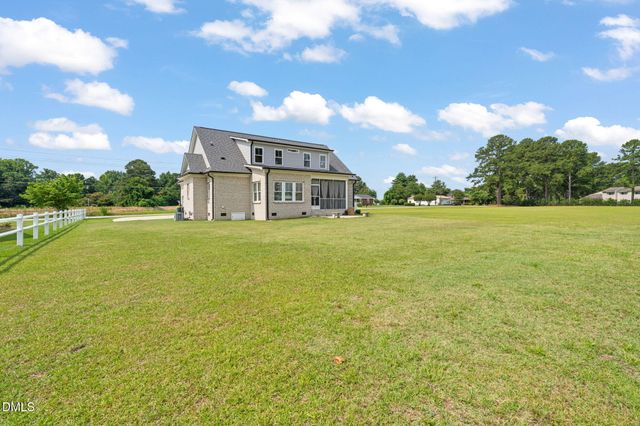 748 Old School Road, Four Oaks, NC 27524