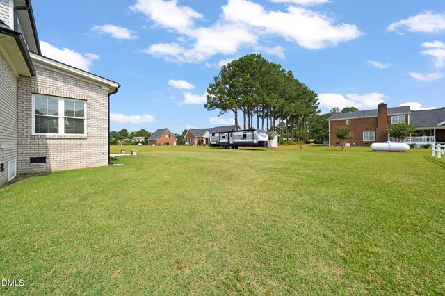 748 Old School Road, Four Oaks, NC 27524