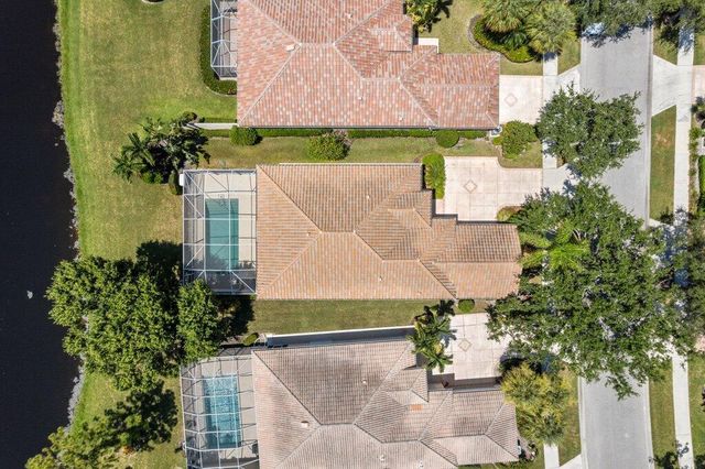8232 SE Palm Hammock Lane, Hobe Sound, FL 33455