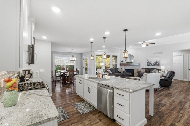 5812 MISTY SPRINGS WAY, Columbia, MO 65202