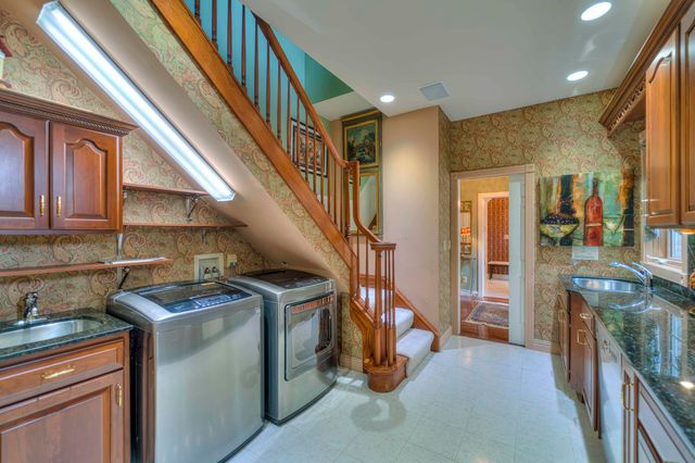 5150 Stone Oak Drive, Jackson, MI 49201