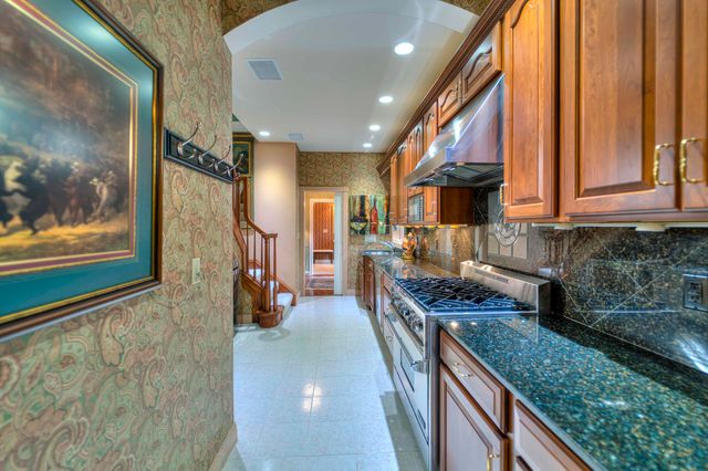 5150 Stone Oak Drive, Jackson, MI 49201