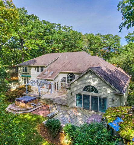 5150 Stone Oak Drive, Jackson, MI 49201