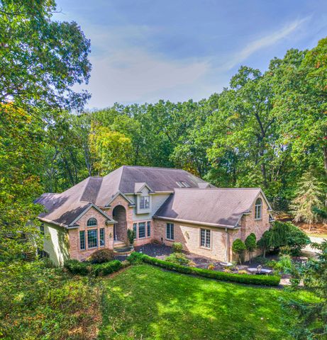 5150 Stone Oak Drive, Jackson, MI 49201