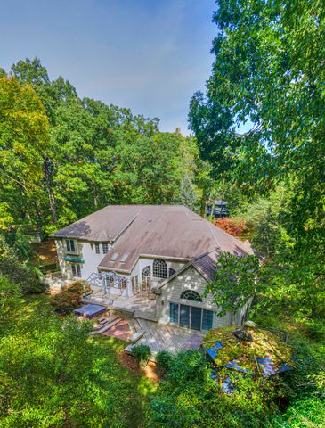 5150 Stone Oak Drive, Jackson, MI 49201