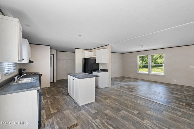 490 Orchard Lane SE, Bolivia, NC 28422