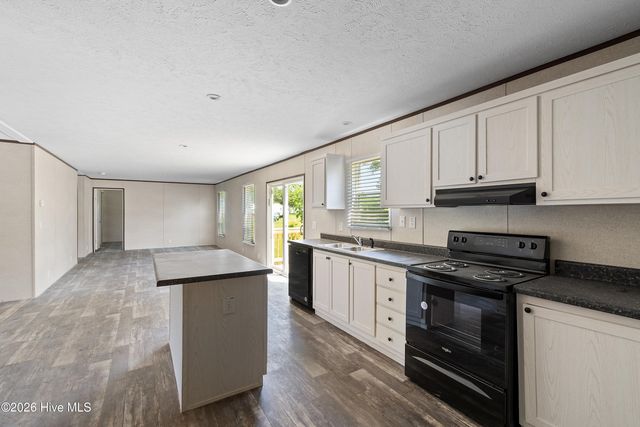 490 Orchard Lane SE, Bolivia, NC 28422