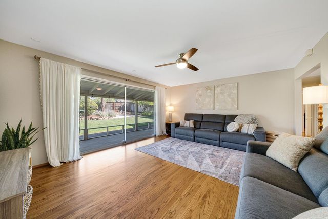 6209 Saint James Dr, Carmichael, CA 95608