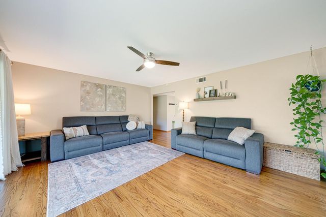 6209 Saint James Dr, Carmichael, CA 95608